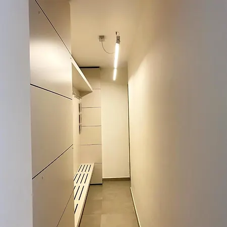 Ocean View Coastal Escape, Cleaning Included 아파트